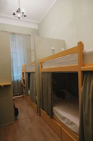 Хостел Чехов Хостел Санкт-Петербург Односпальная кровать в общем номере для женщин-2
